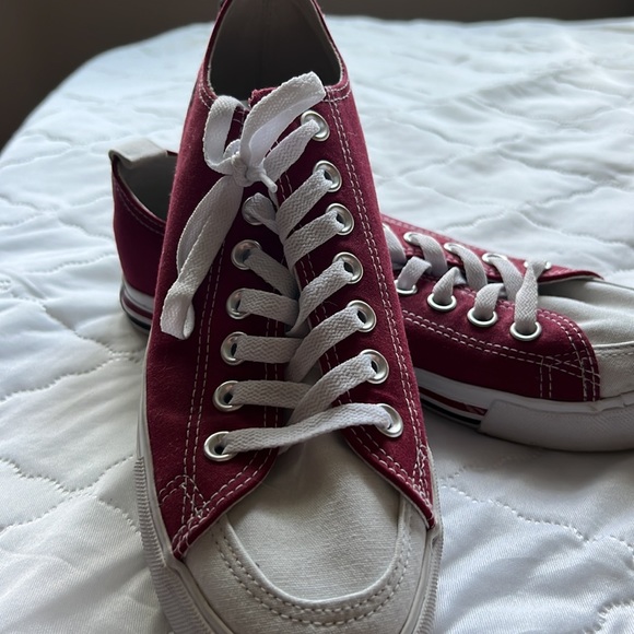 Gamecocks Sneaker… unisex and in EUC converse style fashion fun sneaker - Picture 2 of 4